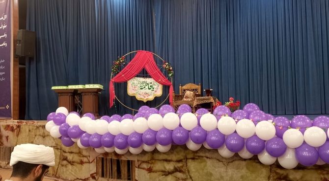 آیین ولادت بانوی دو عالم(س) در حرم امامزاده جعفر(ع)؛ تجلیل از مقام مادر و زن