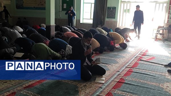 زیارت عاشورا در دبیرستان شاهد ابوذر غفاری 