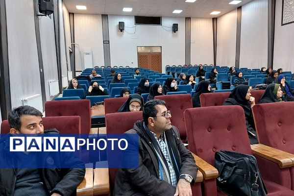 برگزاری دومین دوره تربیت مربی پیشتازان سازمان دانش‌آموزی در کهریزک 