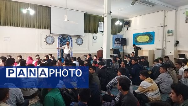 جشن میلاد حضرت زینب (س) و قرائت زیارت عاشورا در دبیرستان شاهد ابوذر غفاری نیشابور 