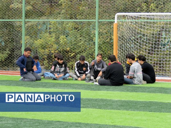 مسابقات طناب کشی شهید پارسا منصور در دبیرستان شاهد ابوذر غفاری 