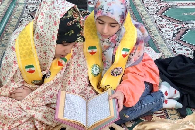 مراسم روز سوم اعتکاف دانش‌آموزان دختر در مسجدالنبی کرج