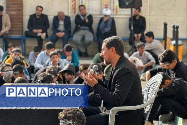  سوگواری نوجوانان برای مادر مهربانی‌ها