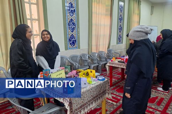 نمایشگاه آثار مسابقات جشنواره فرهنگی هنری امید فردا 