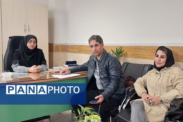  کارگاه تبیین و واکاوی ضروریات سفر یادگیری در دبیرستان‌ نمونه‌دولتی ولایت بهارستان‌دو