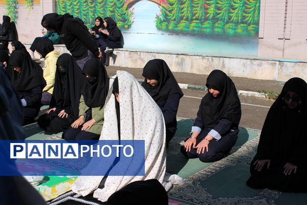 توزیع آش نذری ایام فاطمیه در دبیرستان سردار شهید قاسم سلیمانی