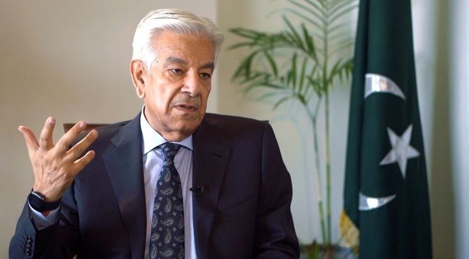 وزیر دفاع پاکستان خطاب به طالبان: بر طبل جنگ نکوبید