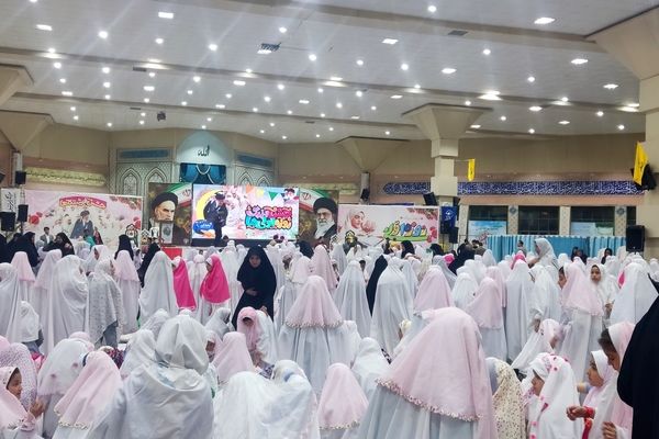 جشن بزرگ روزه‌اولی‌های دختر در مصلای امام خمینی(ره) بجنورد