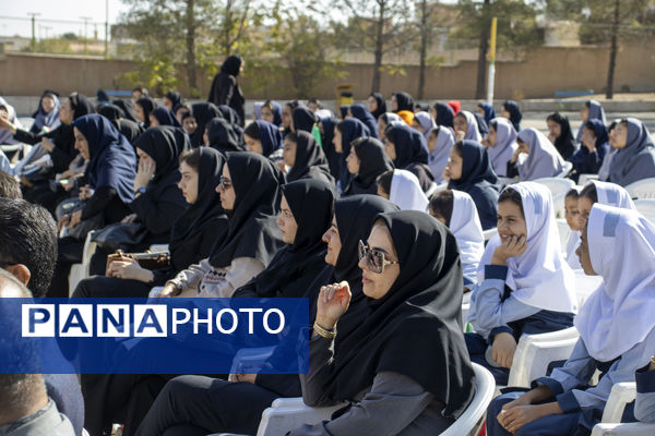 مشعل دوازدهمین دوره المپیادهای ورزشی درون مدرسه‌ای در شهر نیم‌ور روشن شد