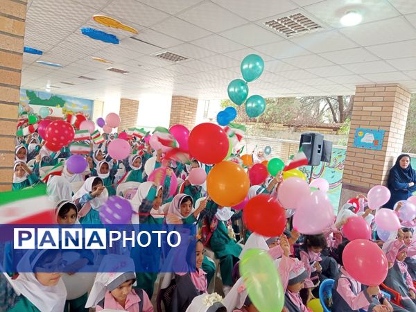 نماهای پرشور جشن شکوفه‌‌‌های میناب