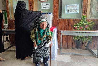 انتخابات ریاست جمهوری در دبستان سروقد ناحیه یک مشهد