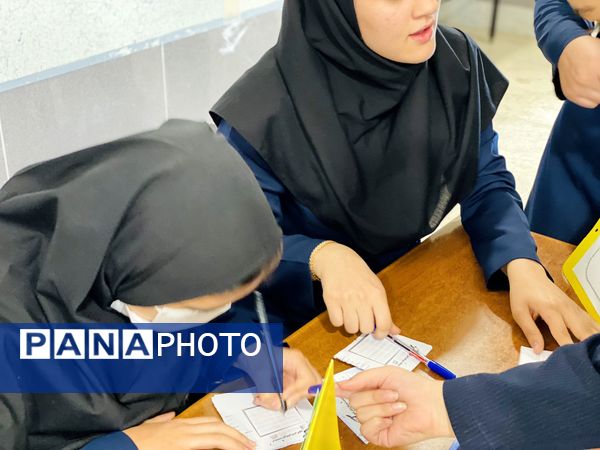 برگزاری انتخابات شورای دانش‌آموزی دبیرستان نمونه دولتی آمنه(س) شهرستان مه ولات