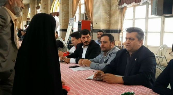 میز خدمت اداره آموزش و پرورش شهرستان پاکدشت در مصلی امام خمینی (ره) 