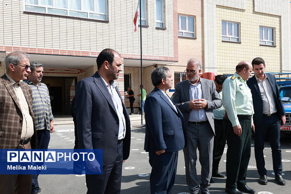 ارسال همزمان تجهیزات مدارس و هنرستان های استان تهران 