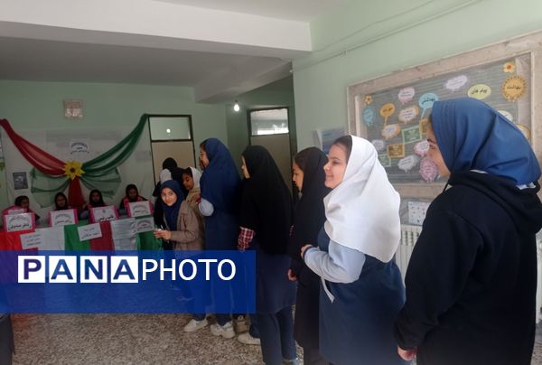 انتخابات شورای دانش‌آموزی در مدرسه شهید خاقانی شهرستان شیروان