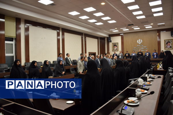 نشست هم‌اندیشی معاون استاندار با موسسان و مدیران مدارس غیردولتی تربت حیدریه 