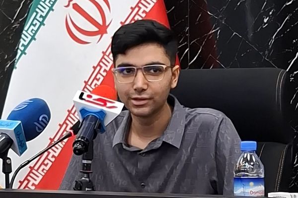 مدال‌آوران المپیاد اقتصاد باید بتوانند همین رشته را در دانشگاه ادامه دهند/ شرایط برای مدال‌آوران باید تسهیل شود