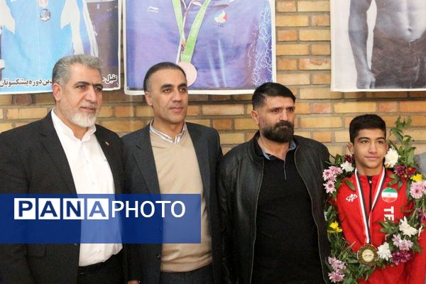 تجلیل از قهرمان مسابقات کشتی غرب آسیا