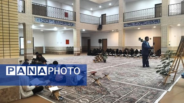 مراسم جزخوانی قرآن کریم در اهر با حضور فعال دانش‌آموزان