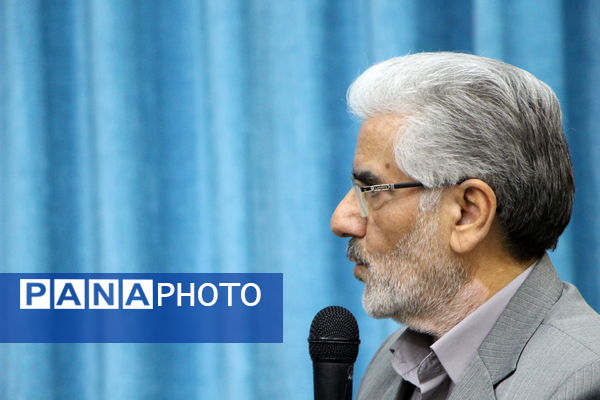 نشست اصحاب رسانه با نماینده ولی فقیه در یزد