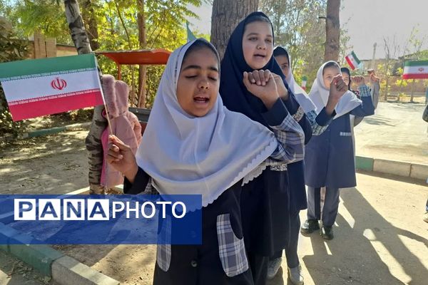 گرامیداشت روز دانش آموز در مدارس دخترانه پیشوا؛ شکوفایی مهر و علم در باران، کوثر، دیانت و مهردخت