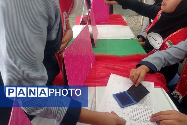 انتخابات شورای دانش‌آموزی در مدرسه شهید خاقانی شهرستان شیروان