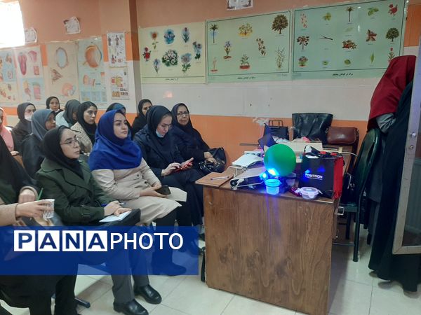 تجربه‌های نوین برای آموزگاران در کارگاه علوم و آزمایشگاه 