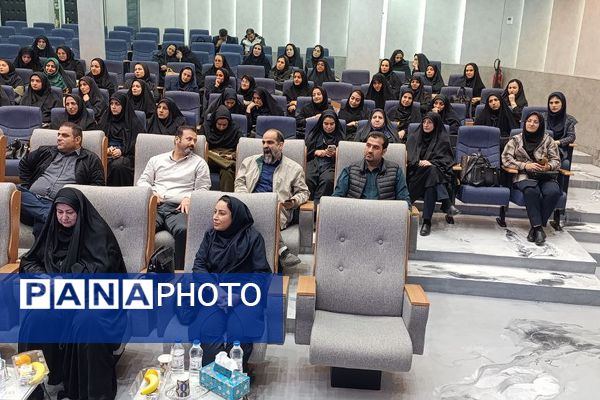 نشست تخصصی فرهنگیان با محوریت اجرای نظام مراقبت اجتماعی دانش‌آموزان 