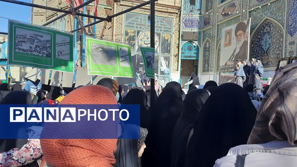 نخستین روز از دهه مبارک فجر با برگزاری برنامه‌های فرهنگی و مذهبی متنوع در شهرستان اسفراین