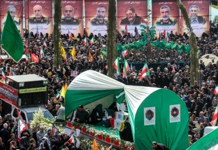 معاون وزیر نفت: آحاد مردم پای پرچم مقدس کشورمان ایستاده‌اند