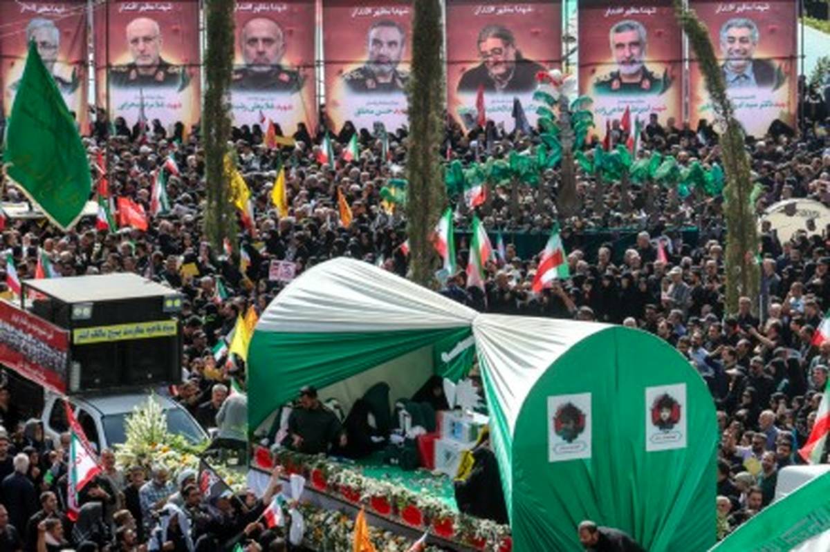 معاون وزیر نفت: آحاد مردم پای پرچم مقدس کشورمان ایستاده‌اند