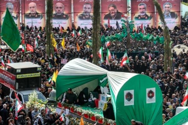 معاون وزیر نفت: آحاد مردم پای پرچم مقدس کشورمان ایستاده‌اند
