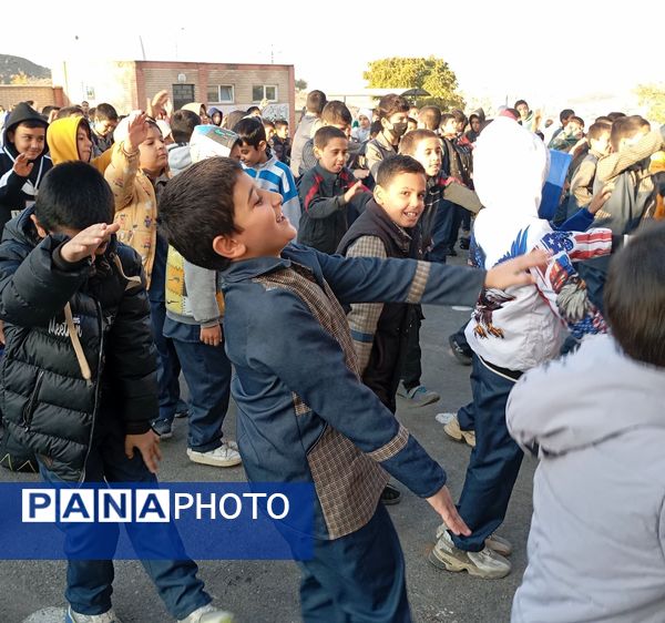 انفجار انرژی، صبح دبستان را پرشور کرد