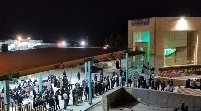 خدمت به زائرین مولا حسین ،خستگی نمیشناسد