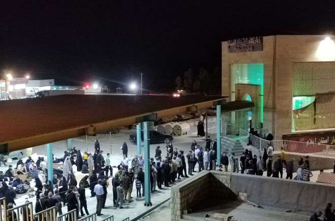 خدمت به زائرین مولا حسین ،خستگی نمیشناسد