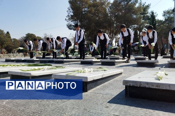 زنگ انقلاب در اصفهان نواخته شد