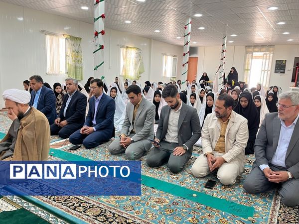 نواختن زنگ نماز در دبیرستان شهید محمدی پور خلیل آباد 