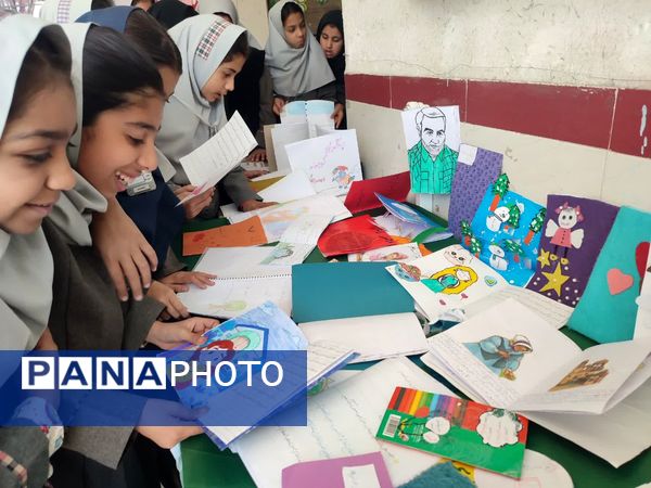 ساخت کتابچه‌های دست‌ساز در دبستان شهید نجفی فدافن