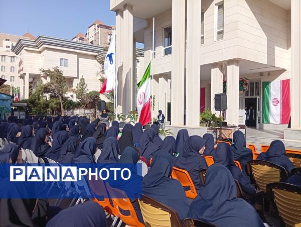 مراسم باشکوه زنگ ایثار و مقاومت در دبیرستان مصلی نژاد حضرت ام البنین