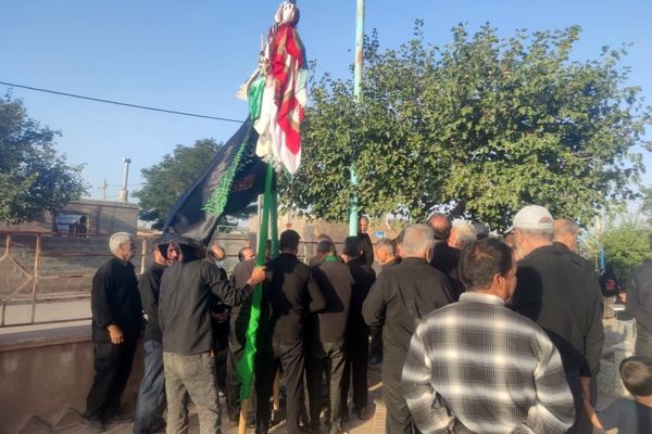 آیین جمع آوری نذورات مردمی در روز عاشورا 
