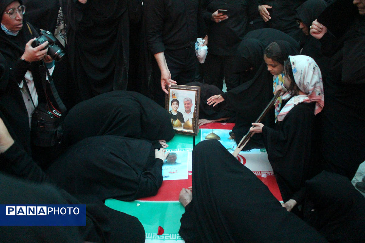 خاکسپاری نوجوان شهید «محمدحسین خاکی» در گلزار شهدای قم