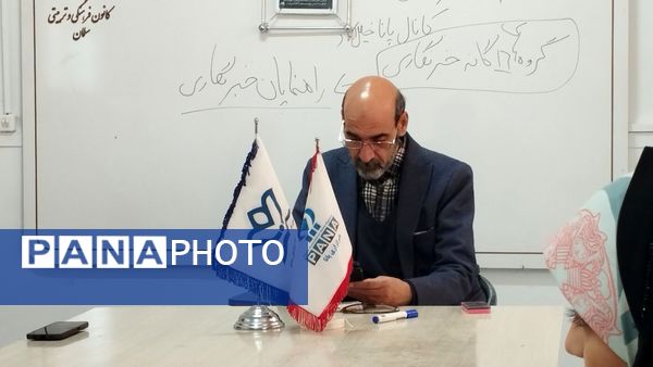 نشست خبرنگاران در شهرستان خلیل‌آباد 