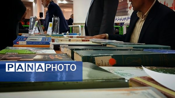 برگزاری نماز جمعه وحدت‌آفرین نظرآباد با رونمایی کتاب قرآنی و ارائه خدمات فرهنگی و معیشتی در مصلی نظرآباد