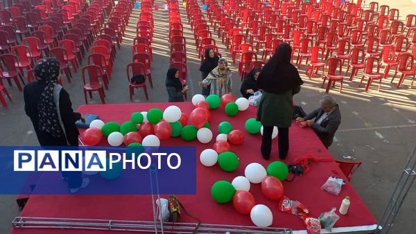 جشن روز دانش‌آموز در دبستان شهید رسول نم‌نبات ناحیه ۴ اصفهان 