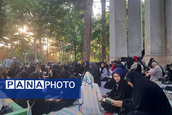 مراسم دعای عرفه درجوار شهدای گمنام پارک وحدت شهرستان آشخانه