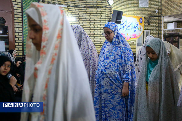 اعتکاف دانش‌آموزی در مسجد قائمیه