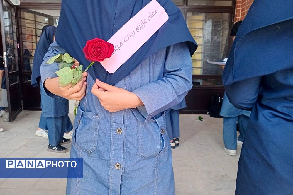 گرامیداشت هفته معلم در مدارس پیشوا