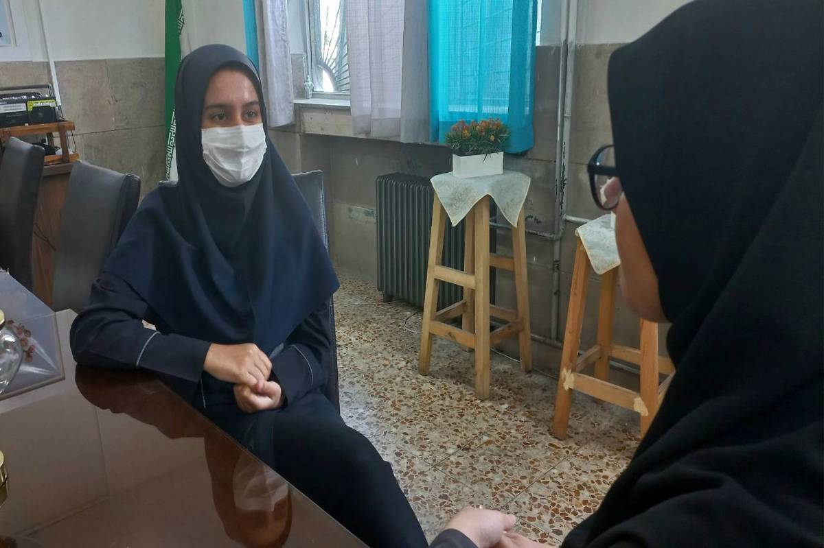 درد و دل کردن دانشآموزان با مشاور مدرسه از طریق گپ ناشناس