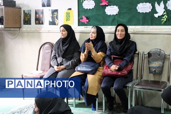 جشن و مولودی‌خوانی میلاد حضرت زهرا(س) در هنرستان آفرینش پردیس 