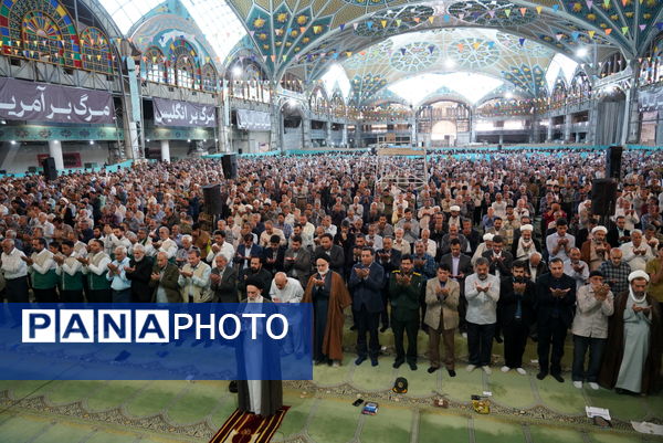 حضور مدیرکل آموزش‌وپرورش استان در نماز جمعۀ شهر اصفهان